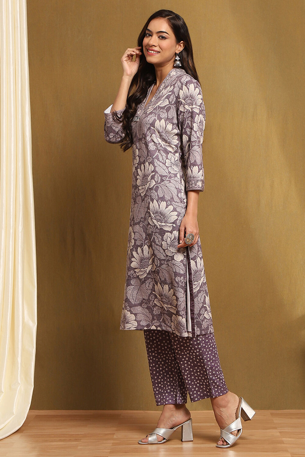 Purple Printed Straight Winter wear Kurta Set image number 3