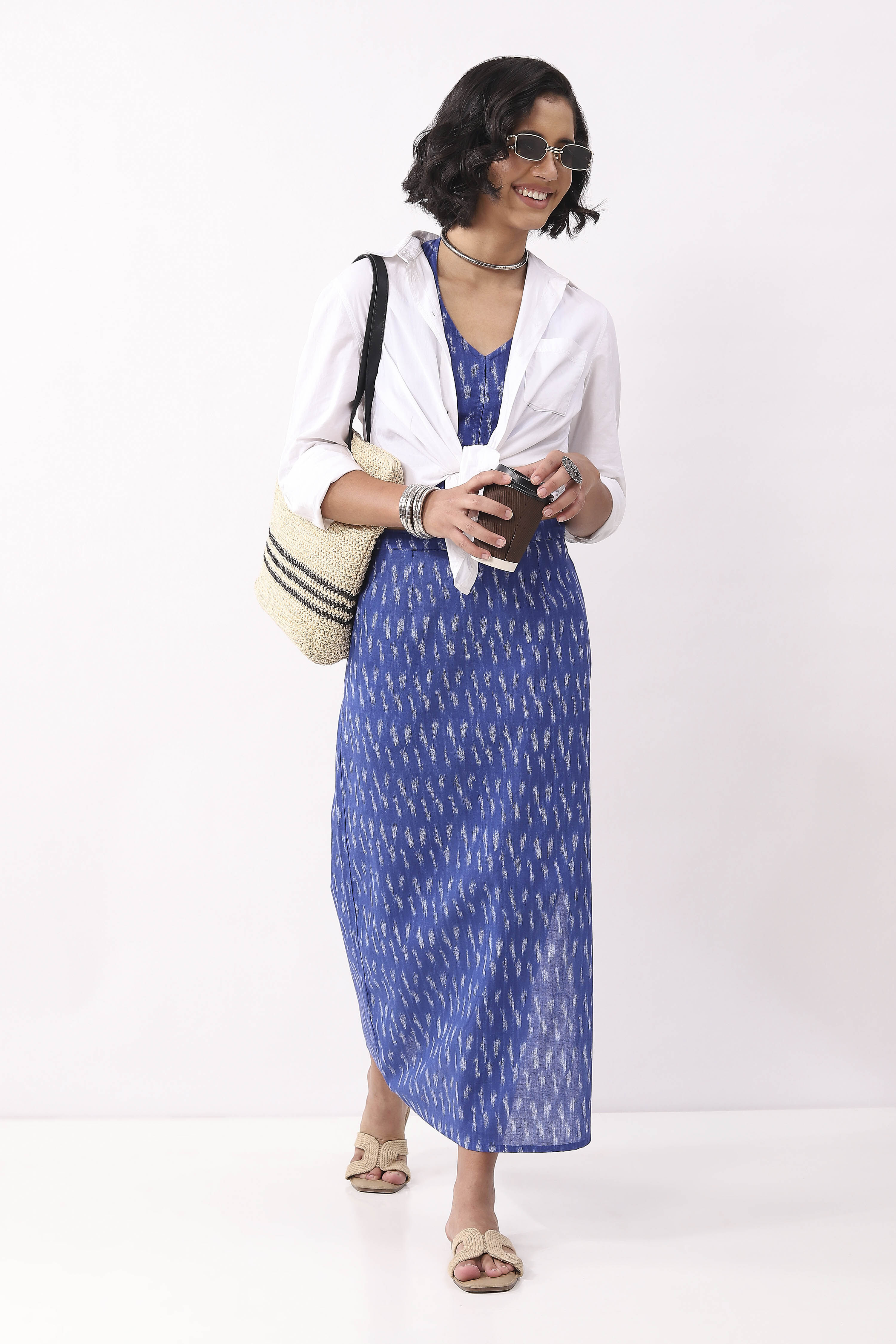 Royal Blue Cotton Abstract Smocked Back Crop Top image number 3