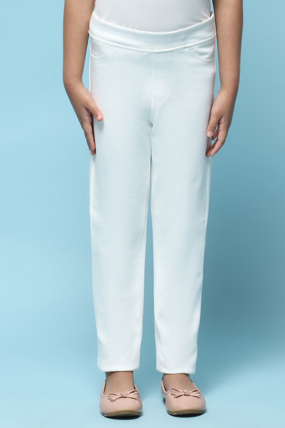 Off-White Cotton Lycra Regular Fit Capri image number 4