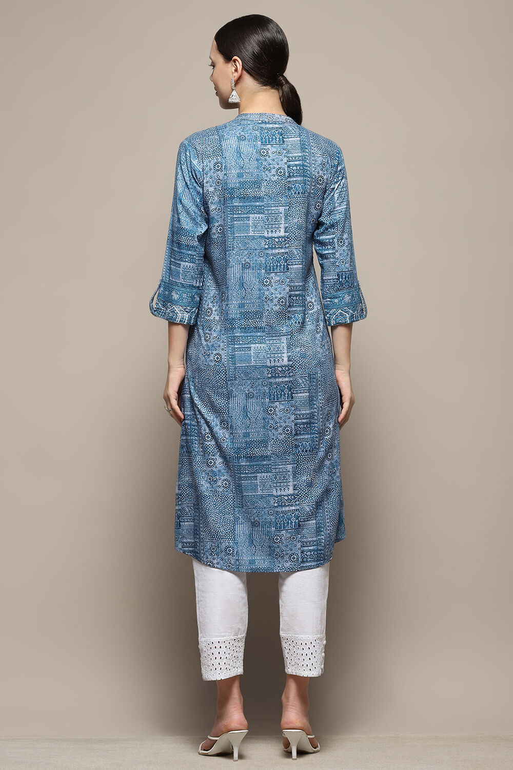 Beige Gathered Printed Straight Kurta image number 4