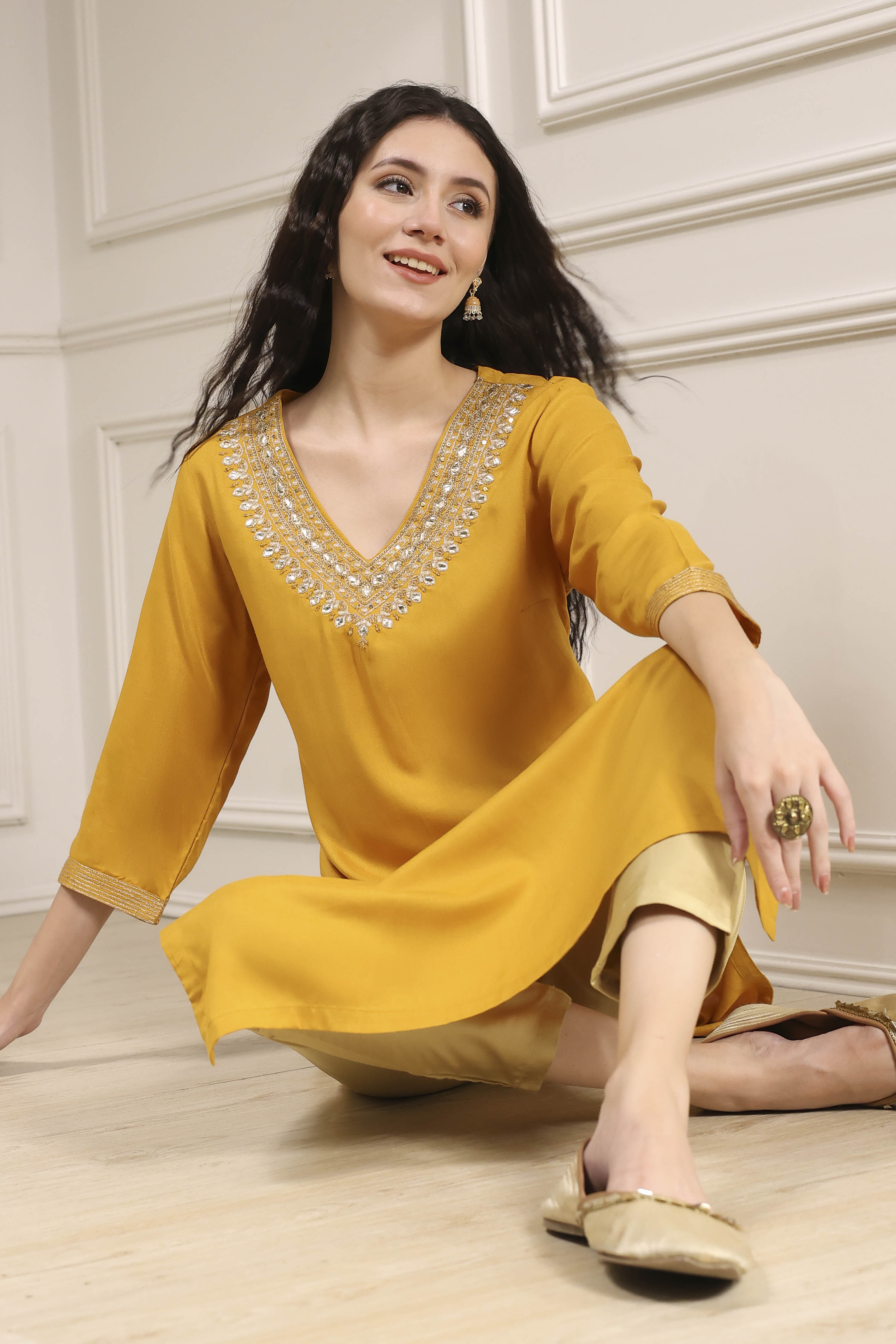 Red Solid Straight Kurta image number 6