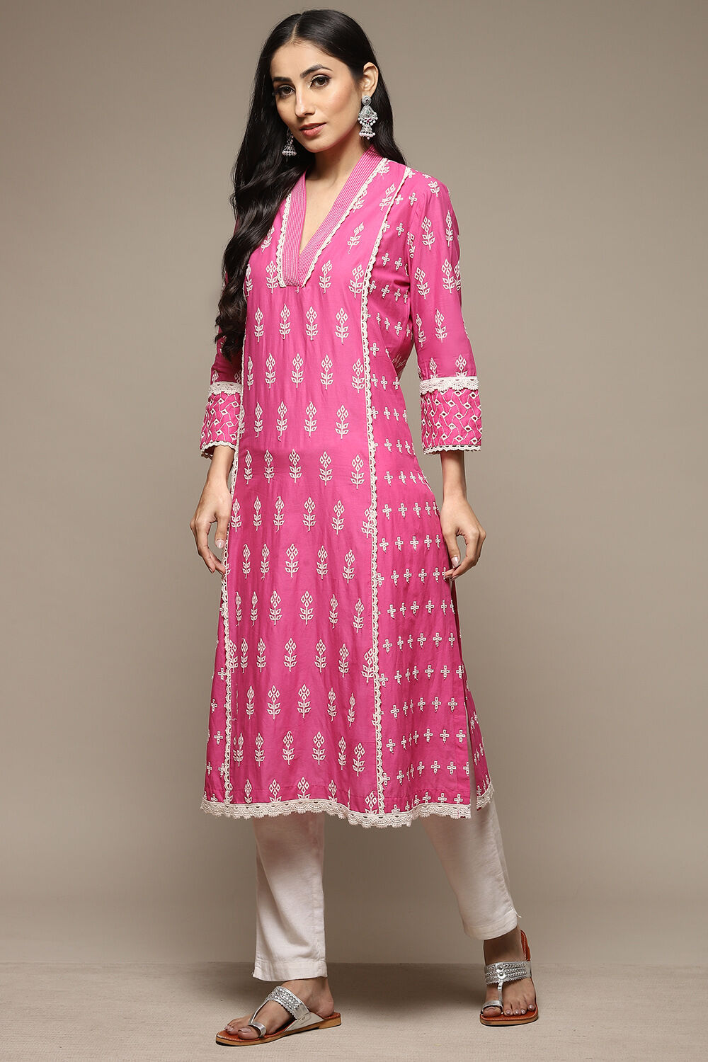 Green Cotton Straight Embroidered Kurta image number 3