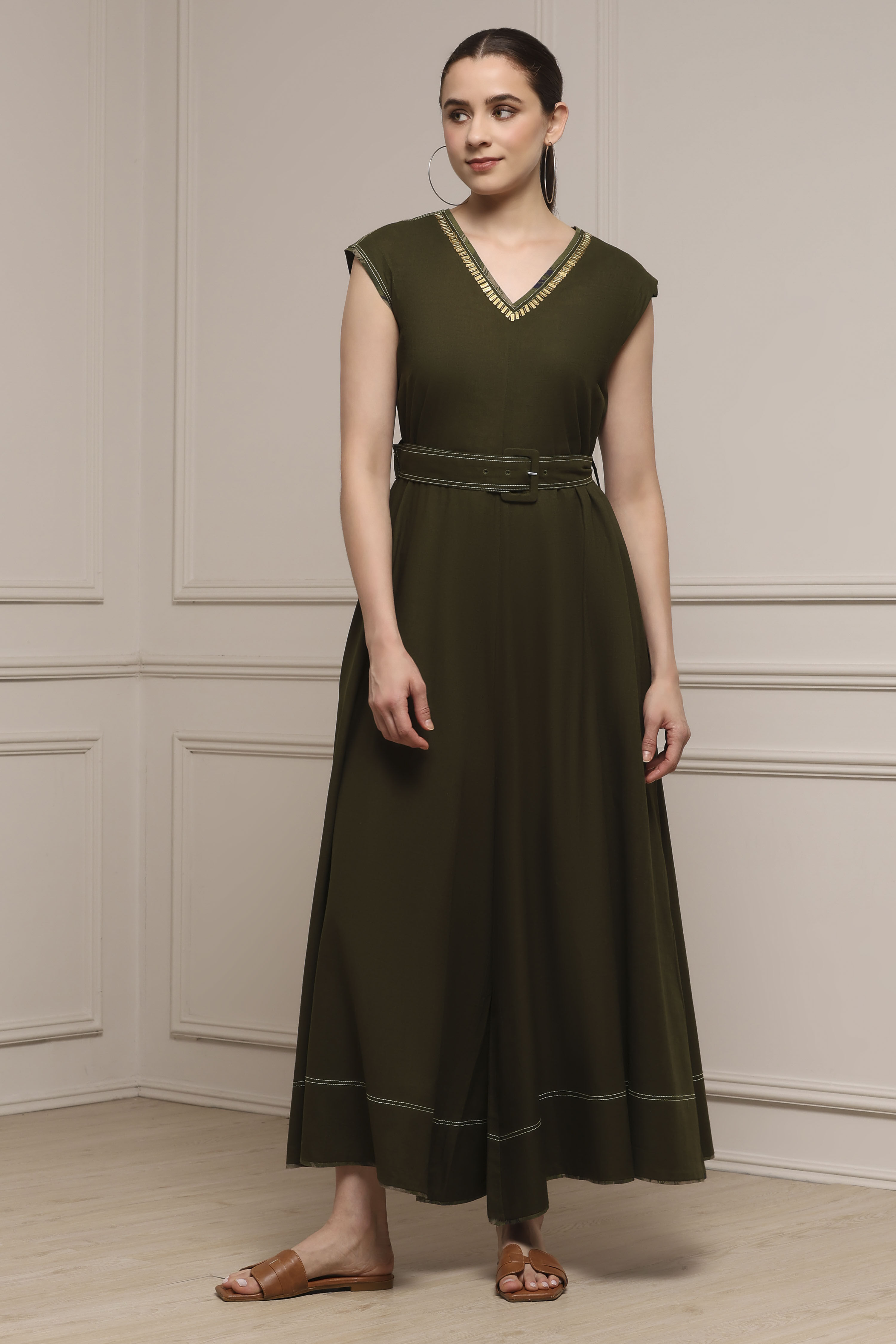 Olive Green Cotton Straight Solid Jumpsuit image number 5