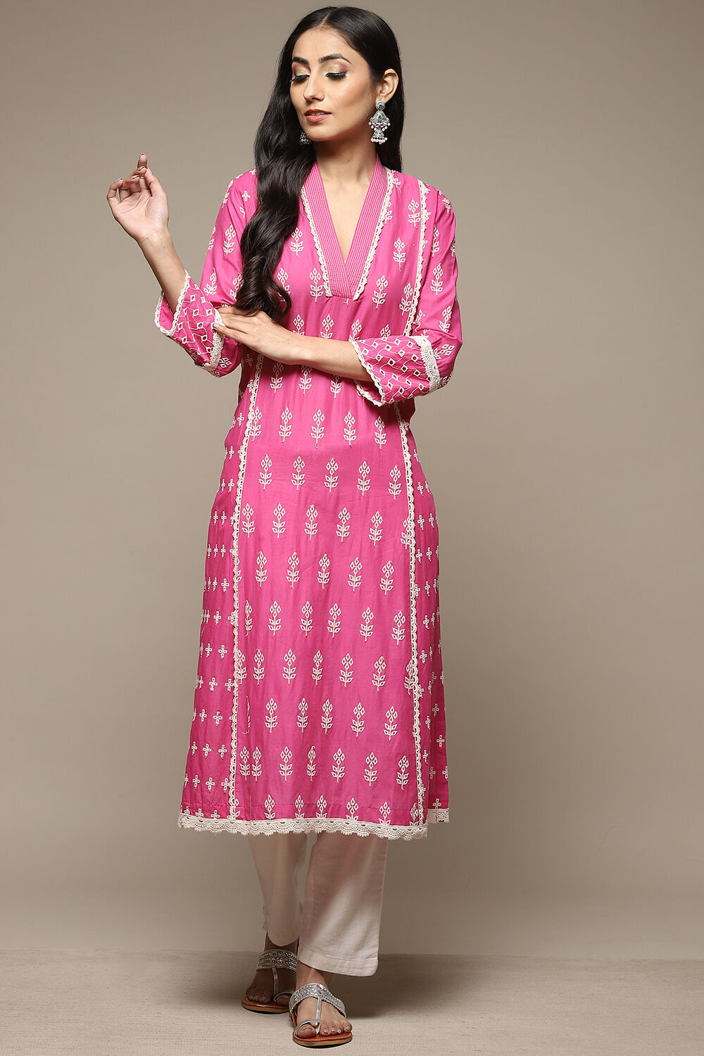 Green Cotton Straight Embroidered Kurta image number 5