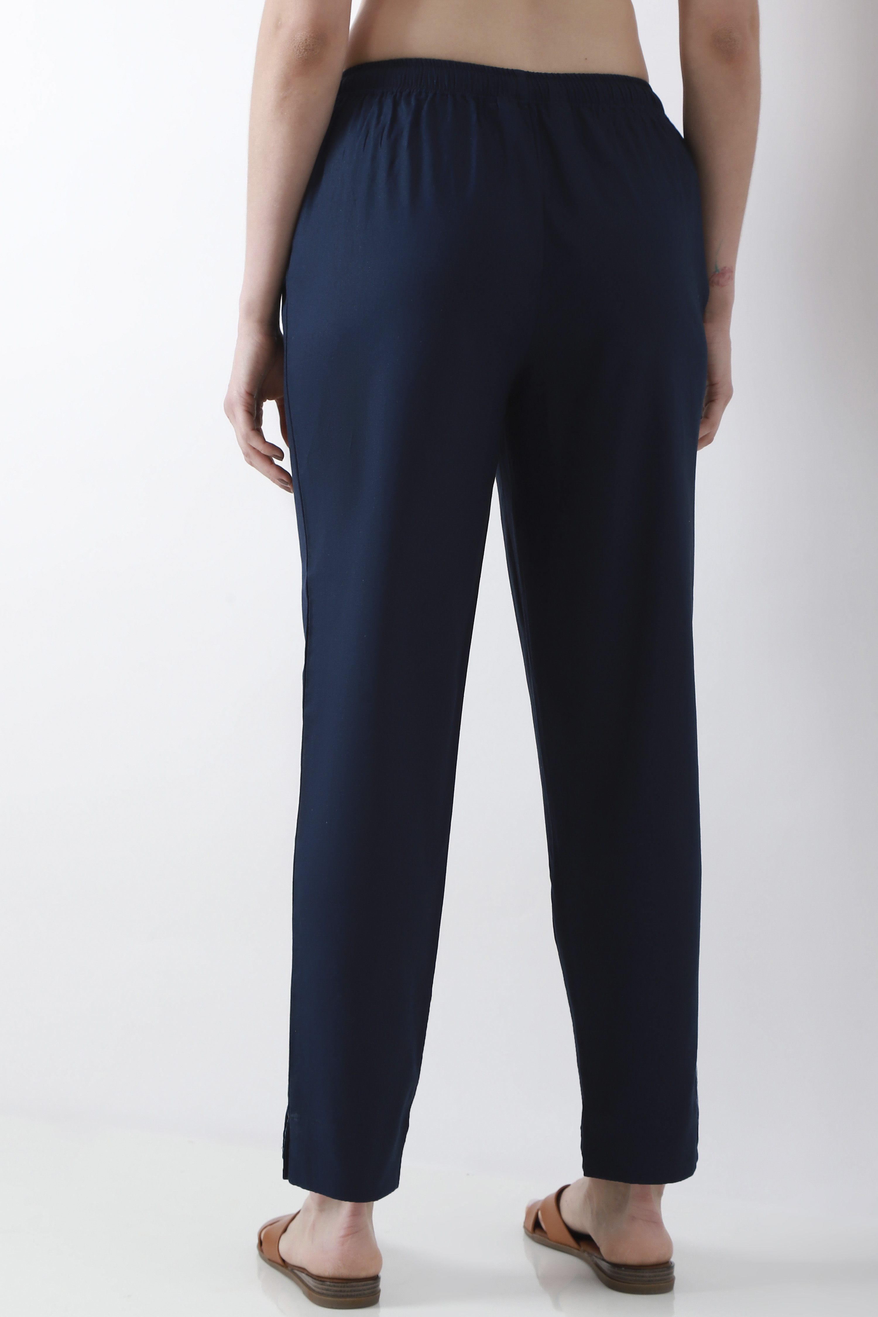 Bottle Green Cotton Solid Fitted Pants image number 5
