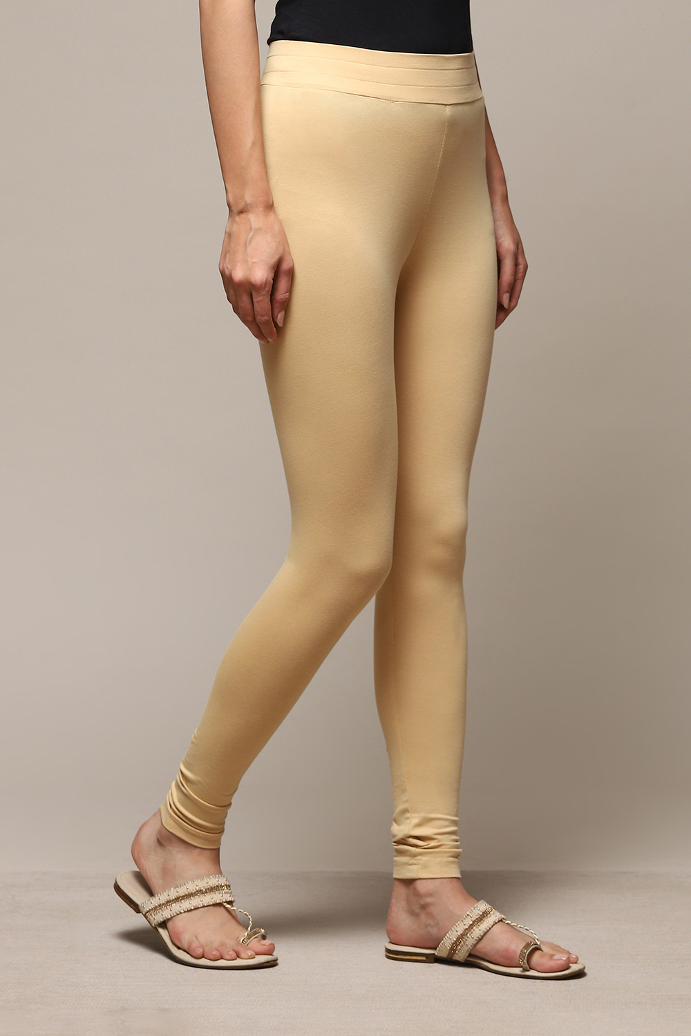 Black Cotton Blend Solid Leggings image number 3