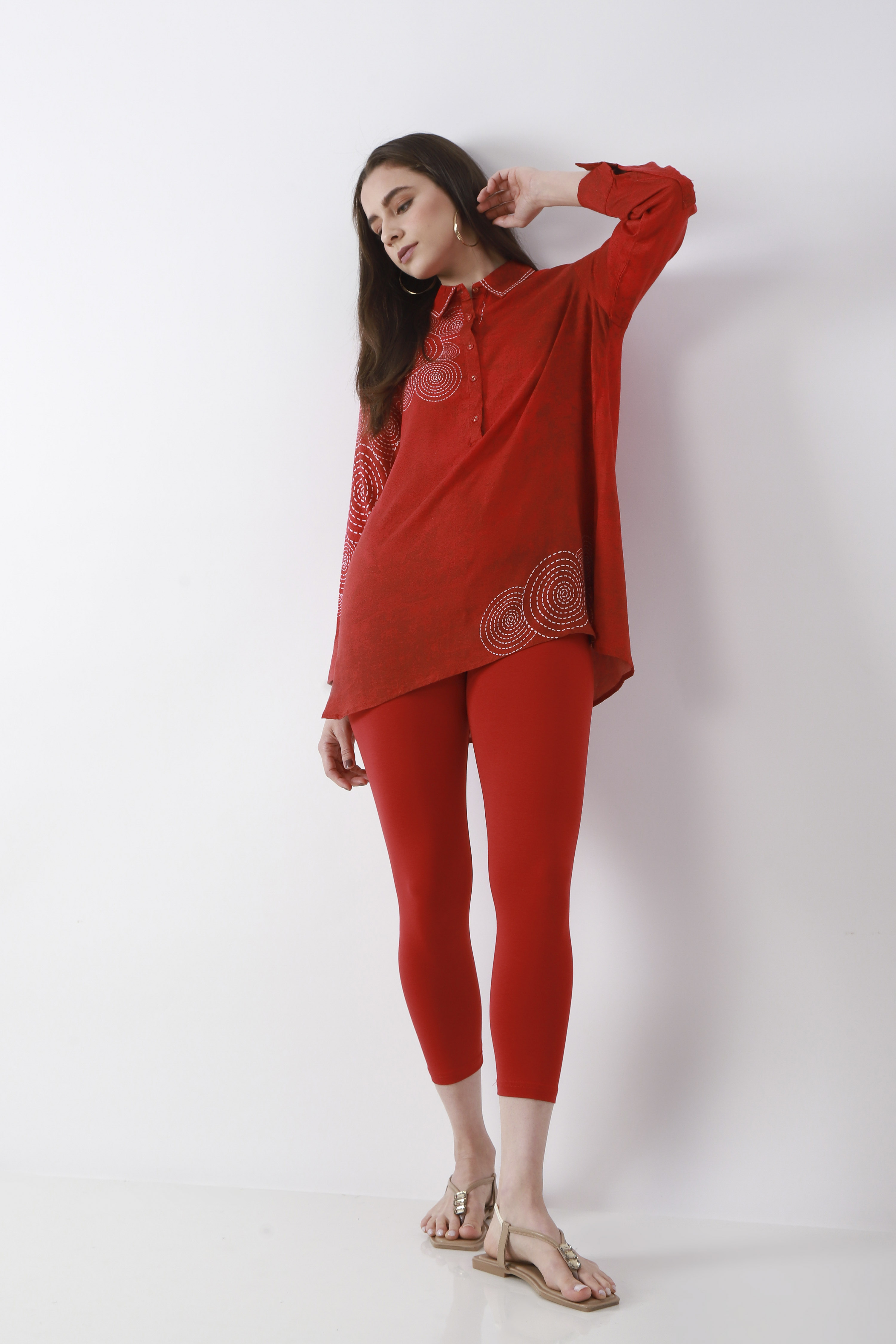 Maroon Cotton Lycra Solid Fitted Cropped Leggings image number 0