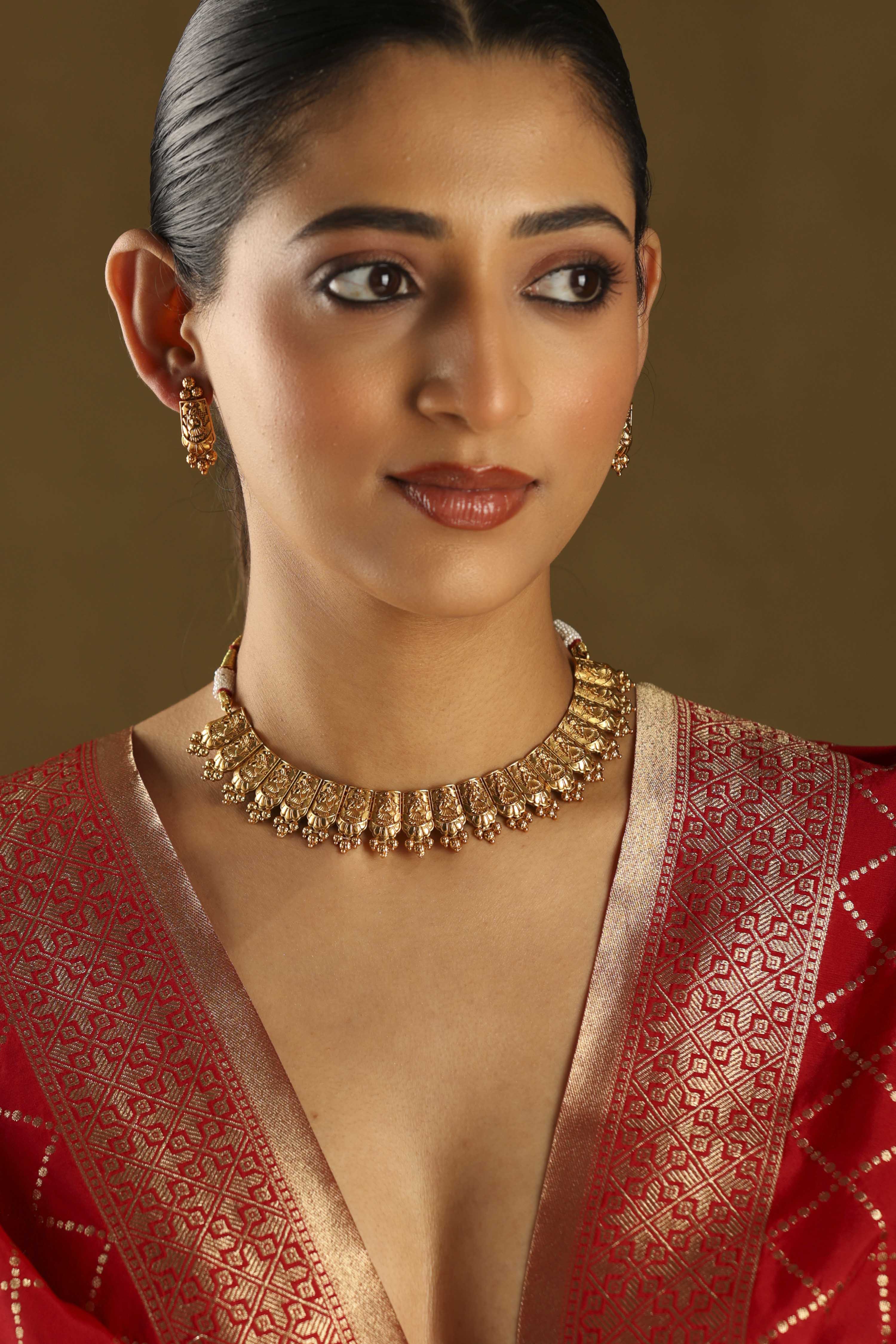 Gold Brass Necklace Set image number 3