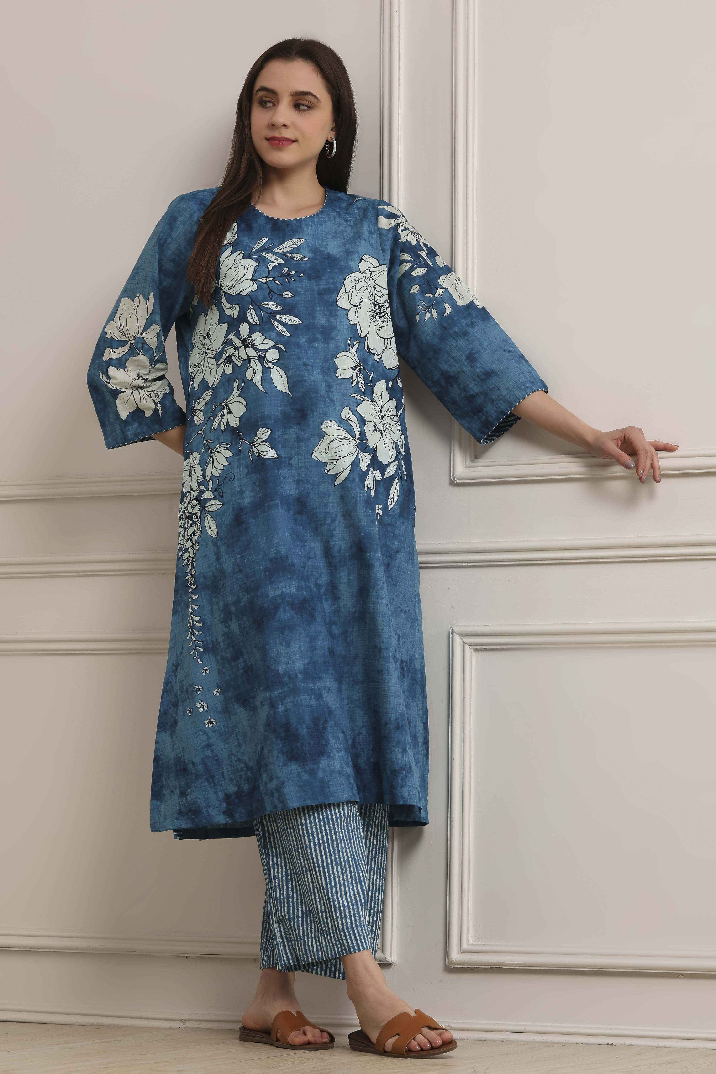 Blue Cotton Floral Printed Straight Kurta Set image number 7