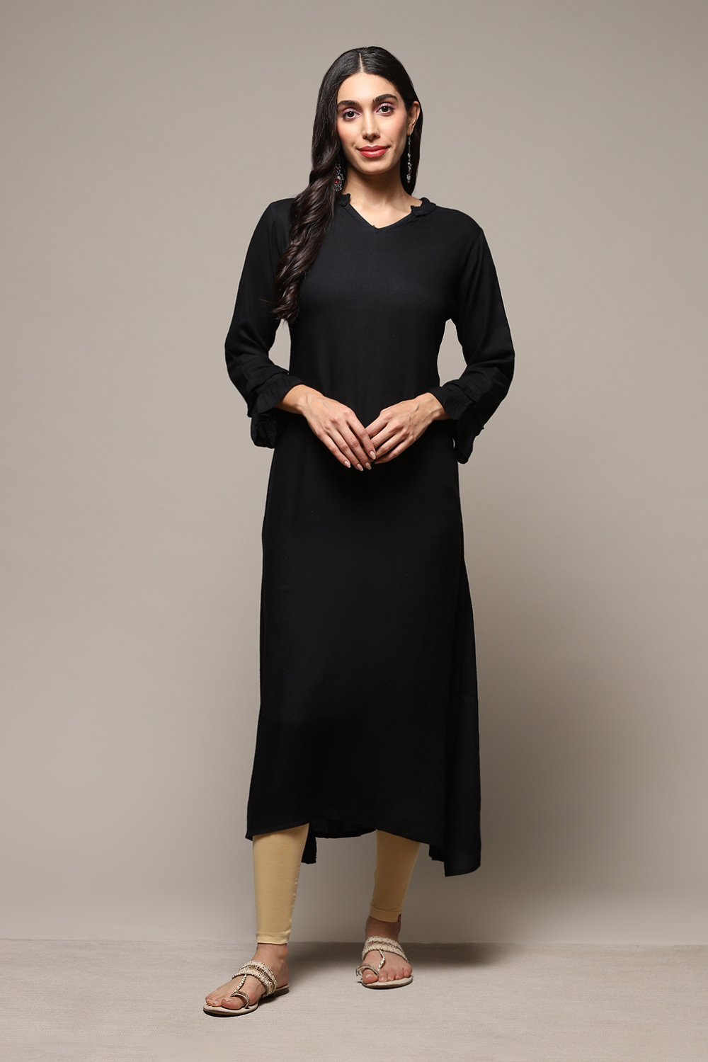 Black Cotton Blend Solid Leggings image number 0