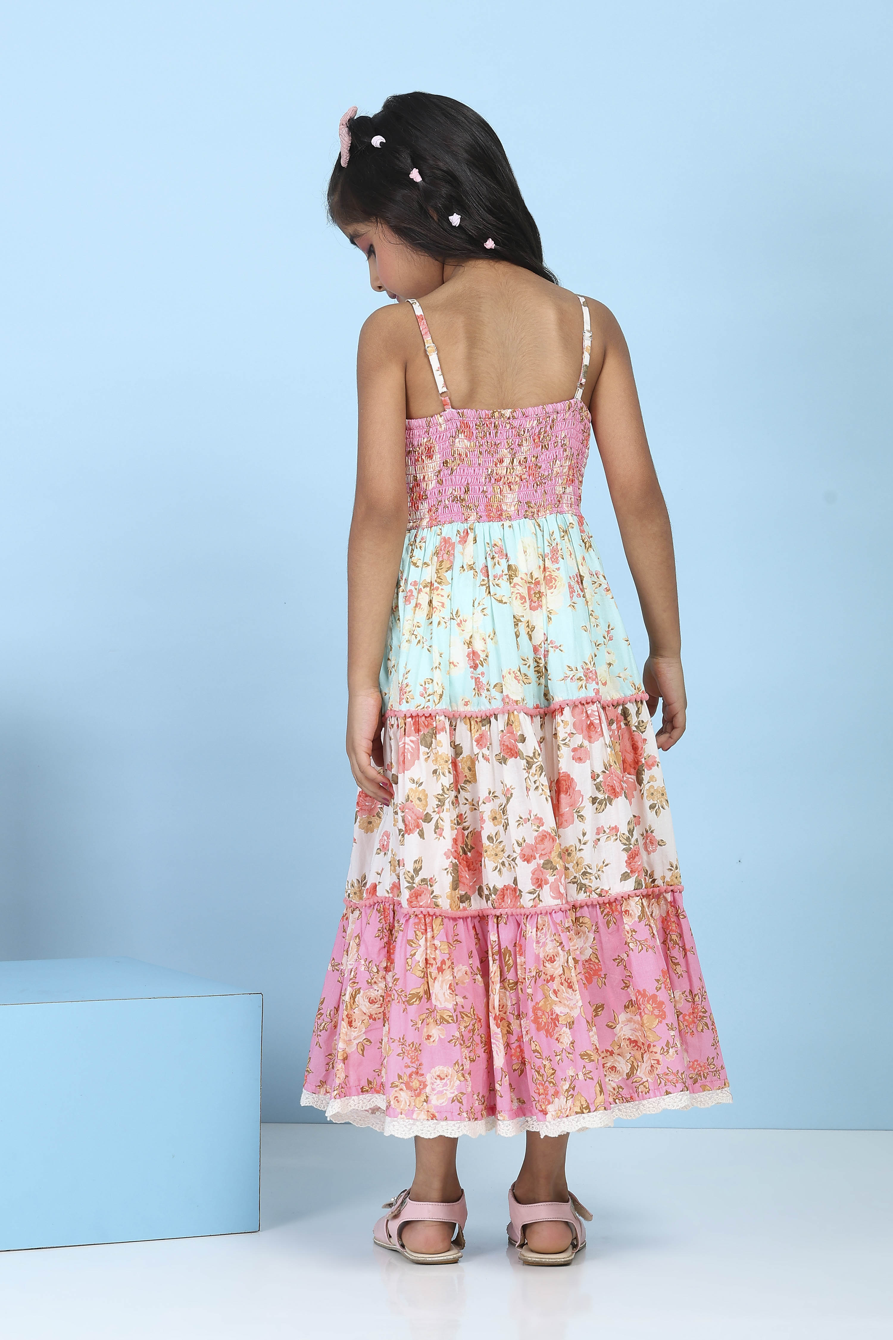 Pink Cotton All-Over Floral Tiered Flared Dress image number 3