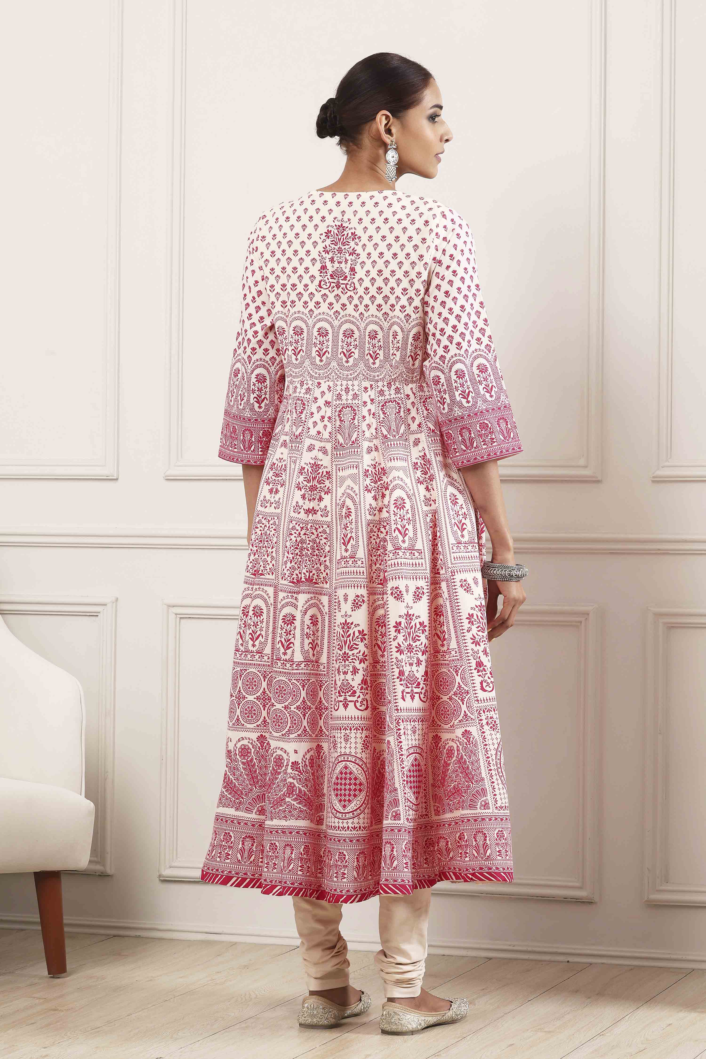 Off-White Cotton Floral Printed Kalidar Suit Set image number 4
