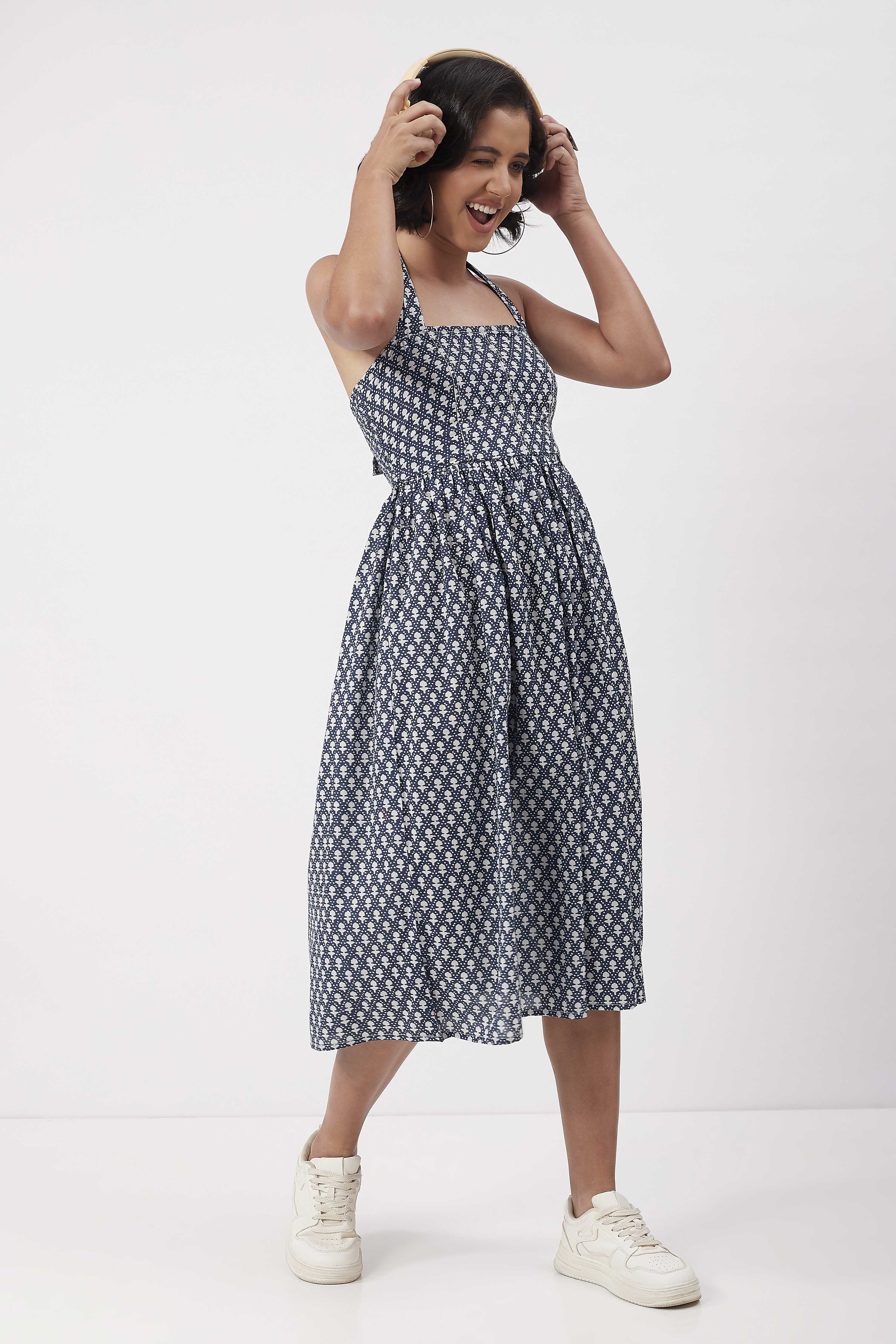 Indigo Cotton Ethnic Motif Printed Halter Midi Dress image number 3