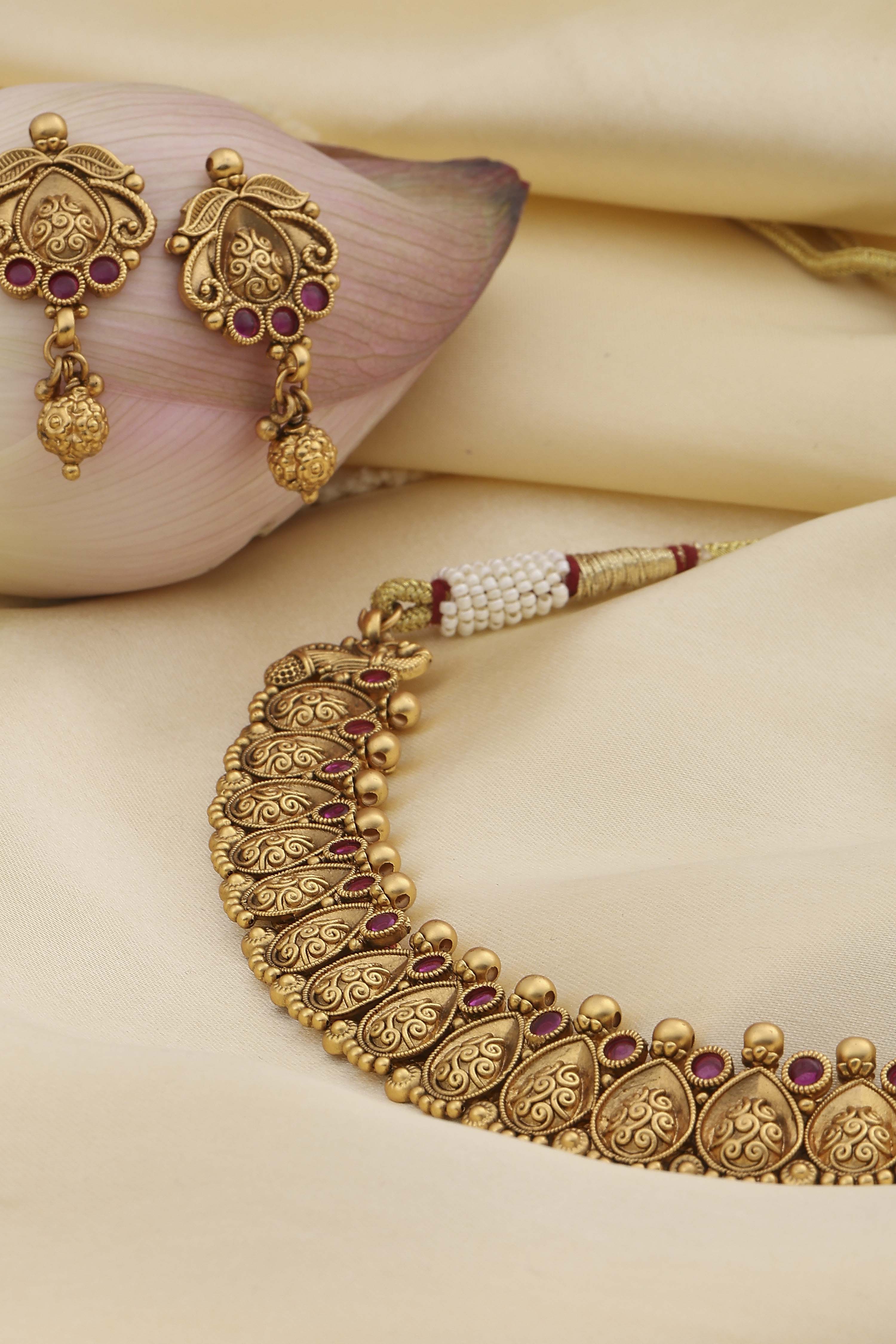 Gold Plated Brass Studded Necklace Set image number 2