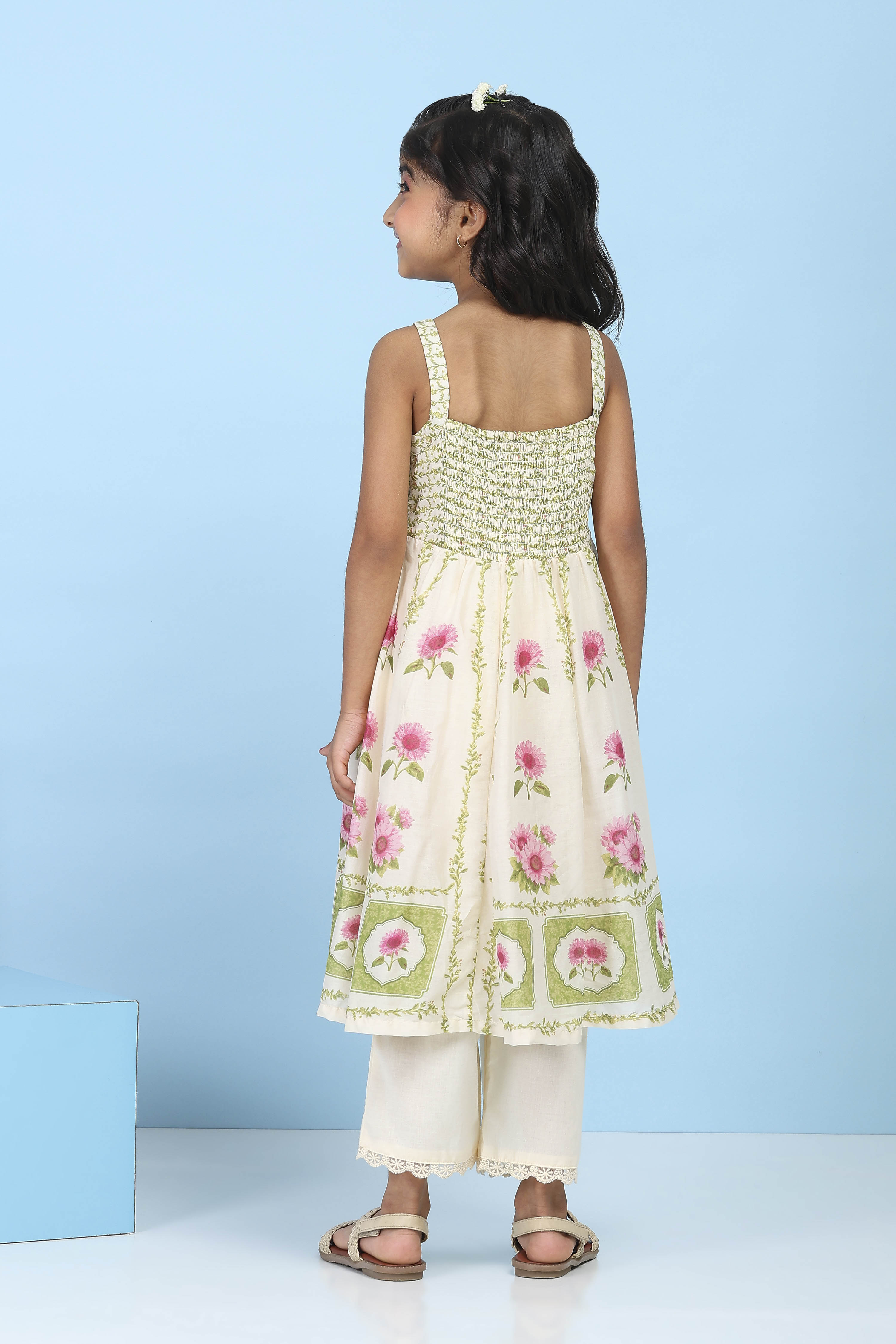 Off White & Green Cotton Floral Printed Anarkali Suit Set image number 4