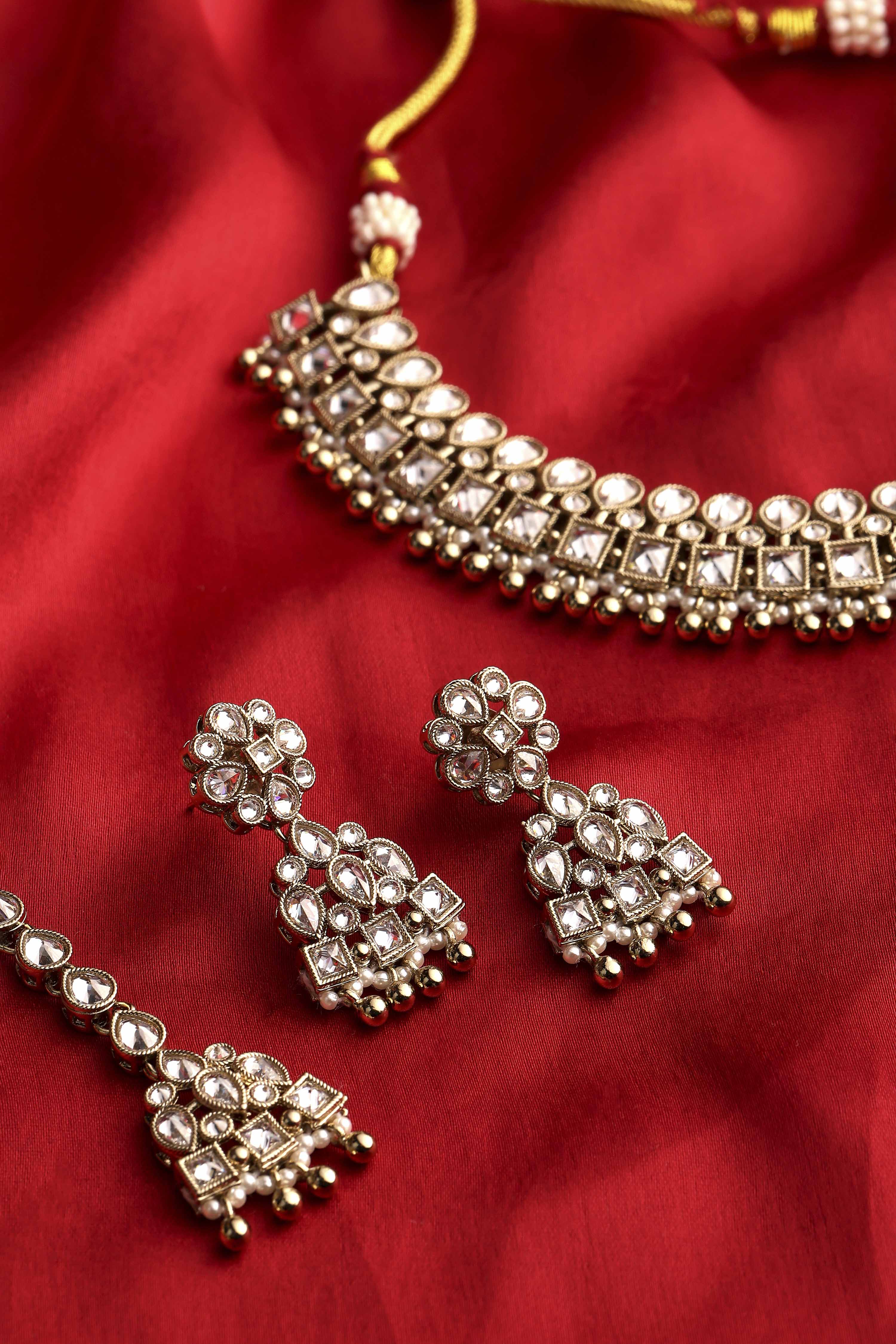 Silver Toned Gold Plated Alloy Studded Necklace Set image number 4