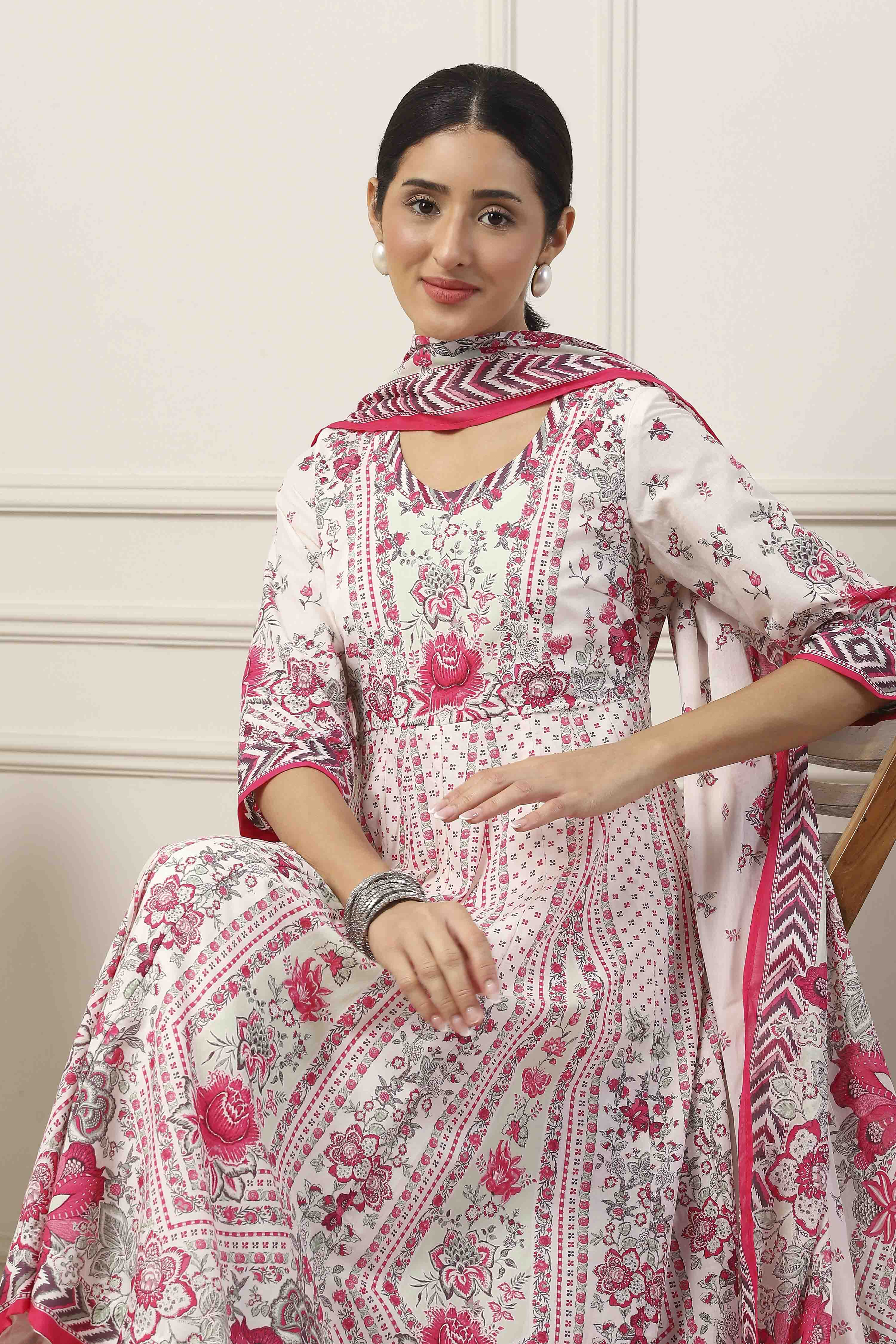 White Cotton Floral Printed Kalidar Suit Set image number 7