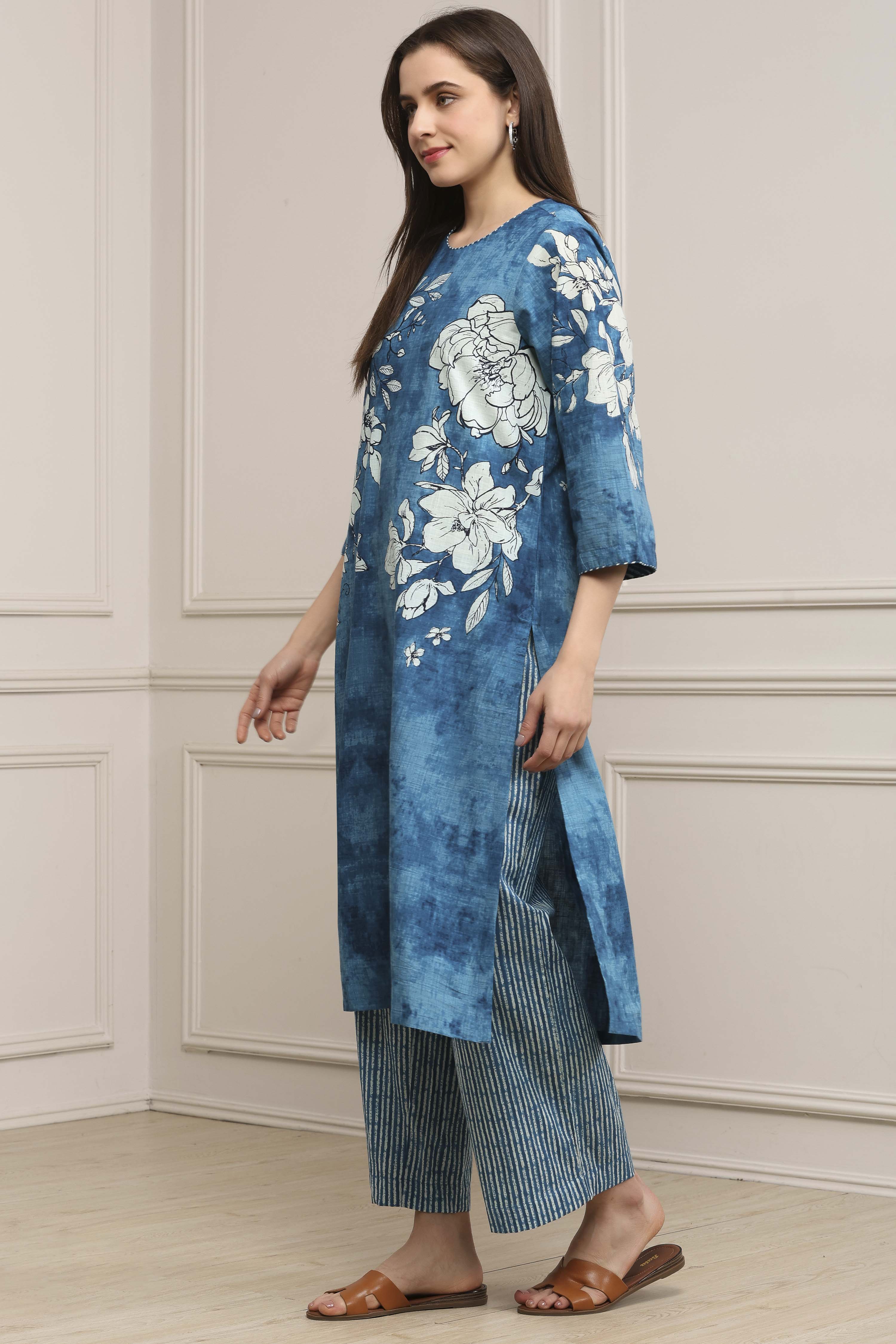 Blue Cotton Floral Printed Straight Kurta Set image number 3