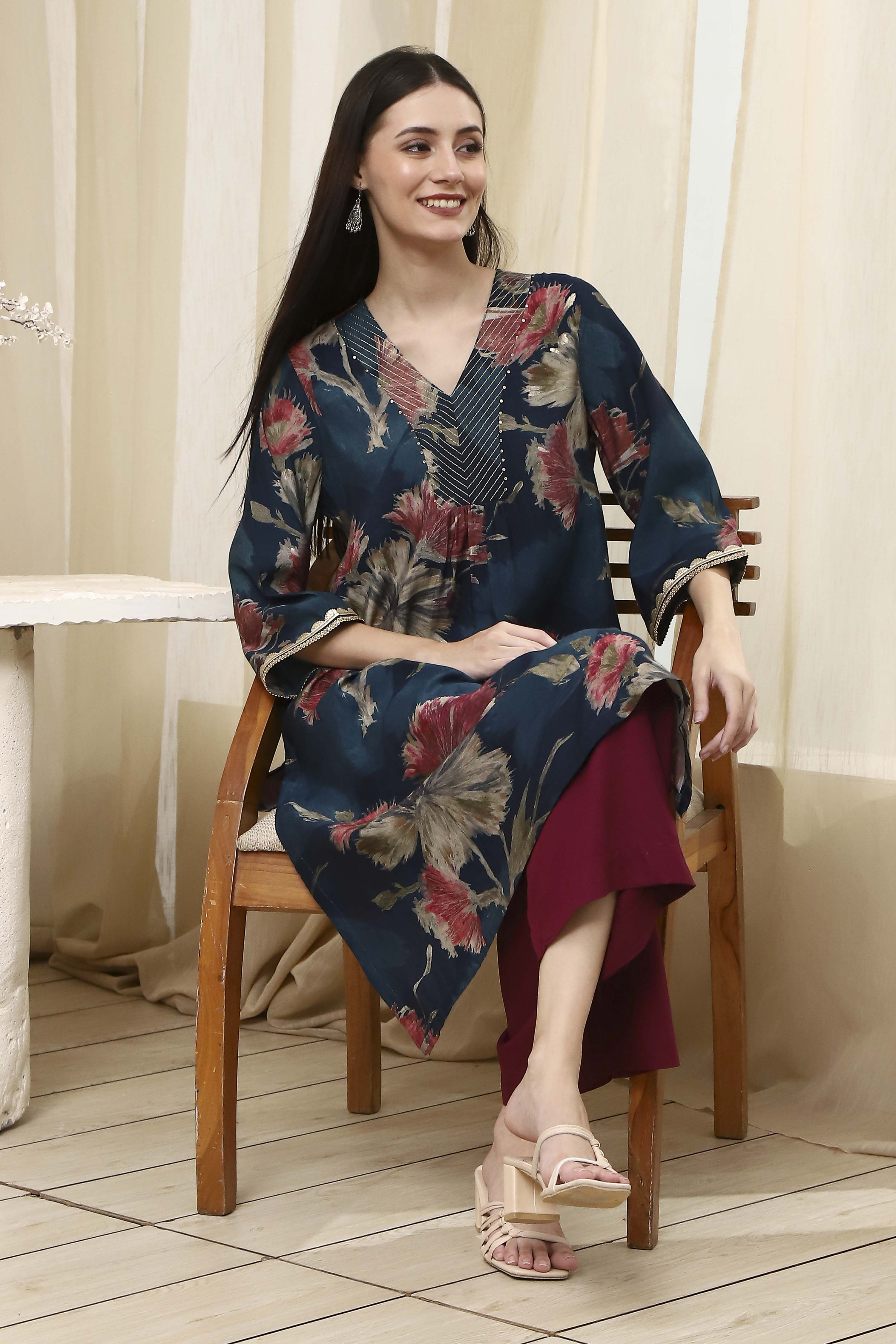 Coral Red Floral Printed Straight Kurta image number 0