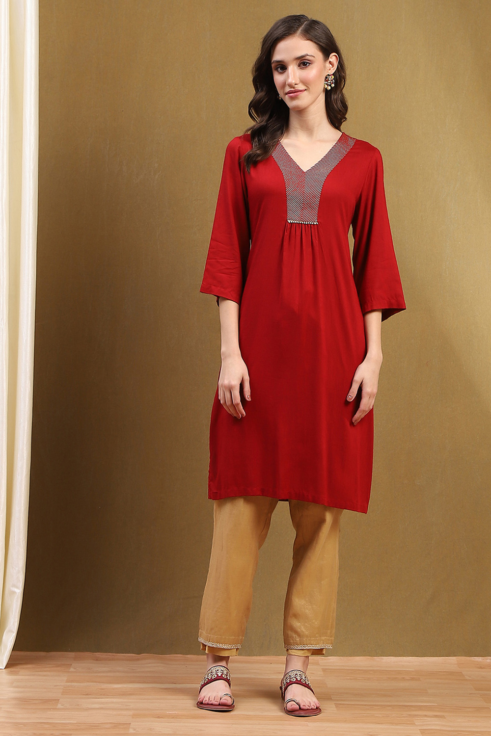 Black Solid Gathered Straight Kurta image number 5