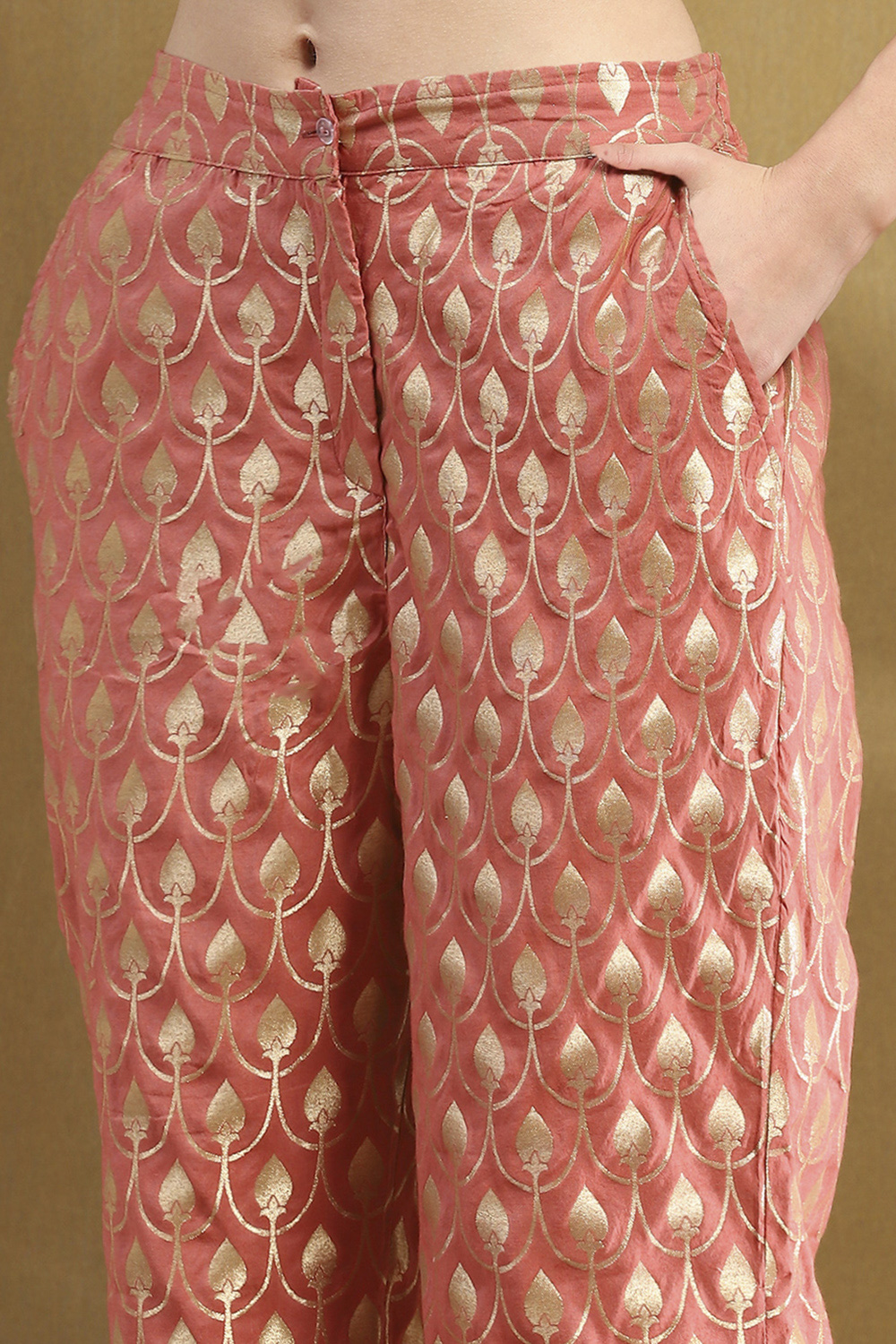 Peach-Toned Jacquard Floral Yarn-Dyed Straight Kurta Set image number 2