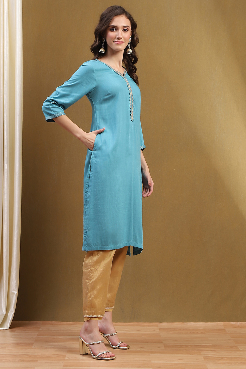 Burnt Orange Solid Regular Fit Straight Kurta image number 4