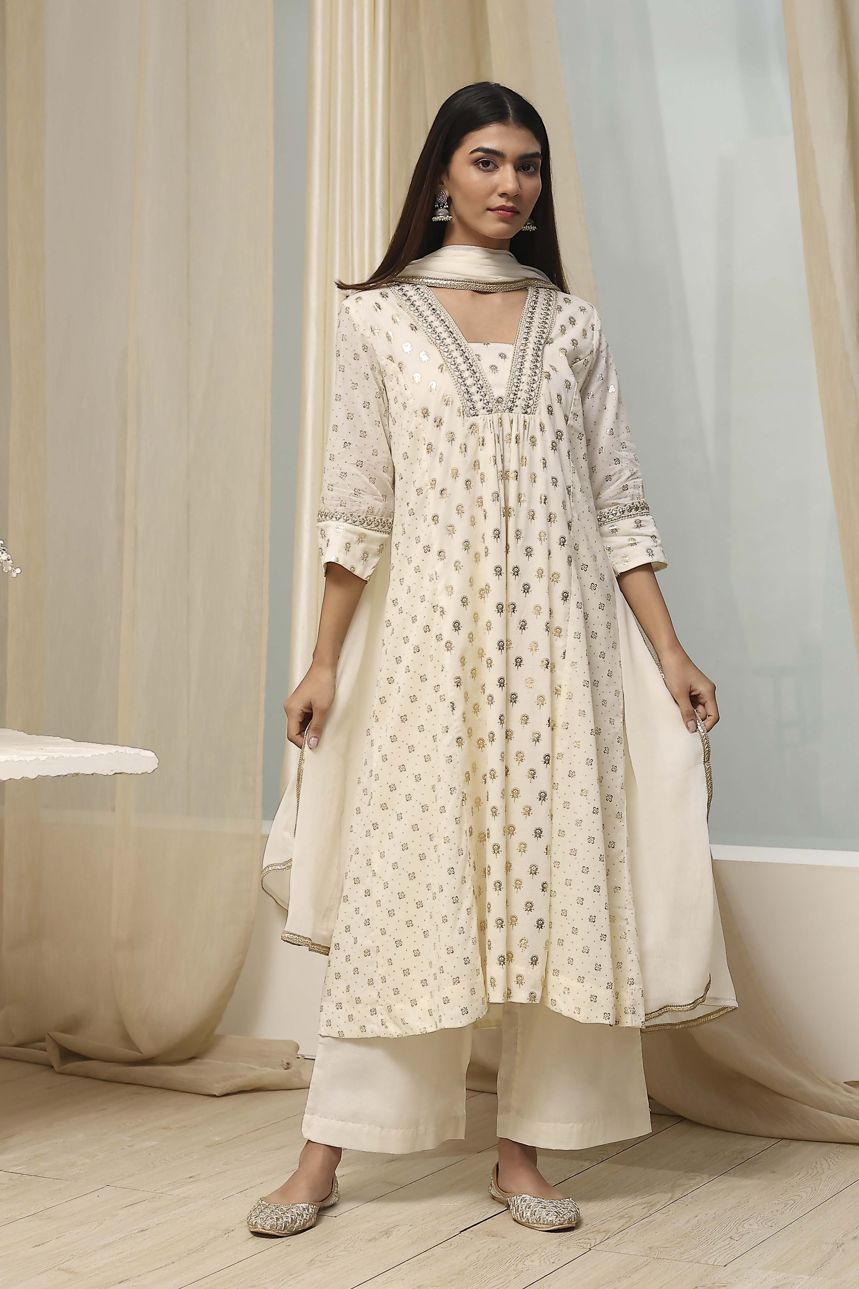 Off-White Cotton Printed Gathered Suit Set image number 6
