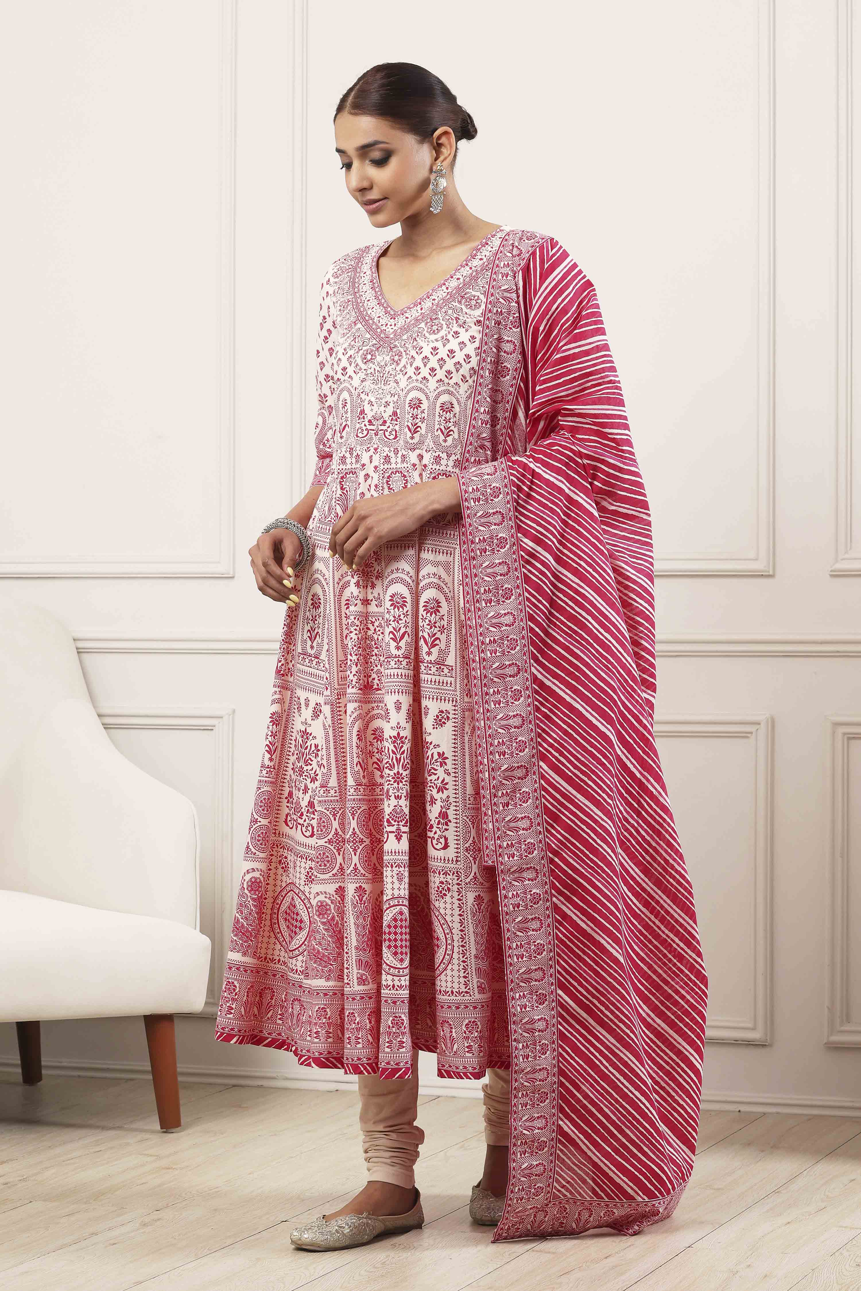 Off-White Cotton Floral Printed Kalidar Suit Set image number 3