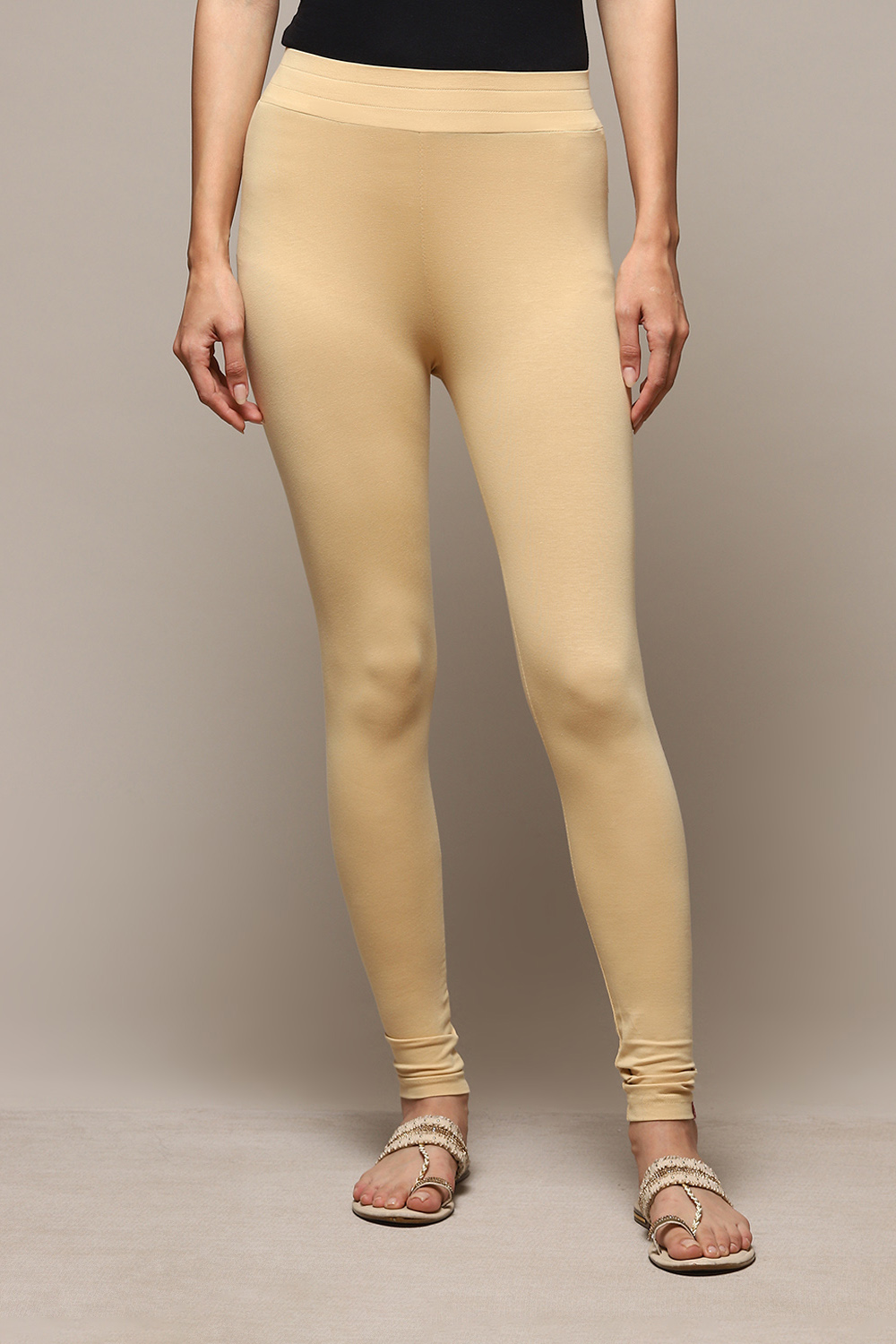 Black Cotton Blend Solid Leggings image number 5