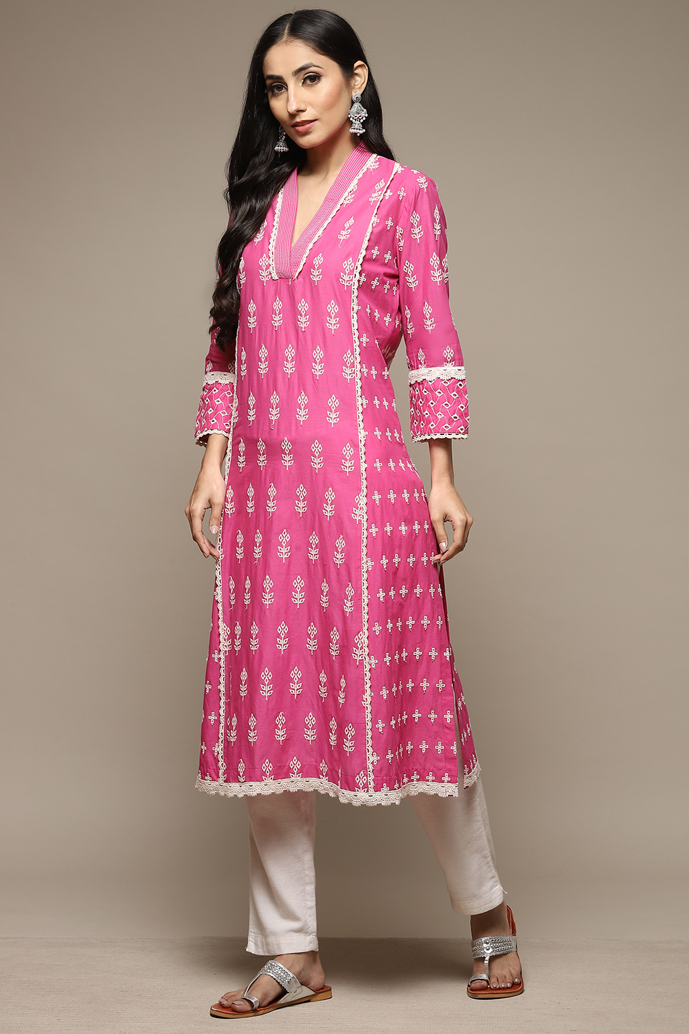 Green Cotton Straight Embroidered Kurta image number 3