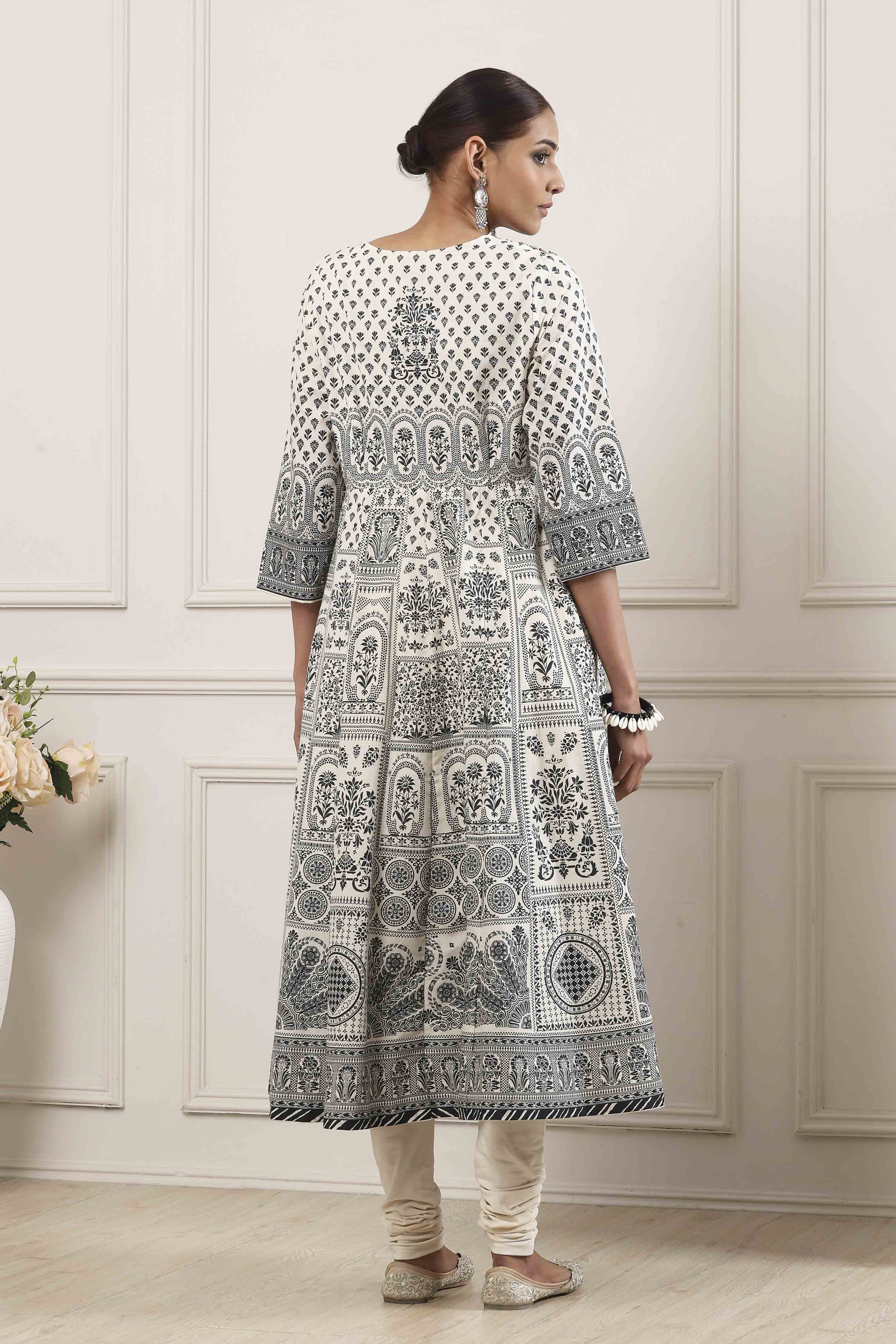 Off-White Cotton Floral Printed Kalidar Suit Set image number 3