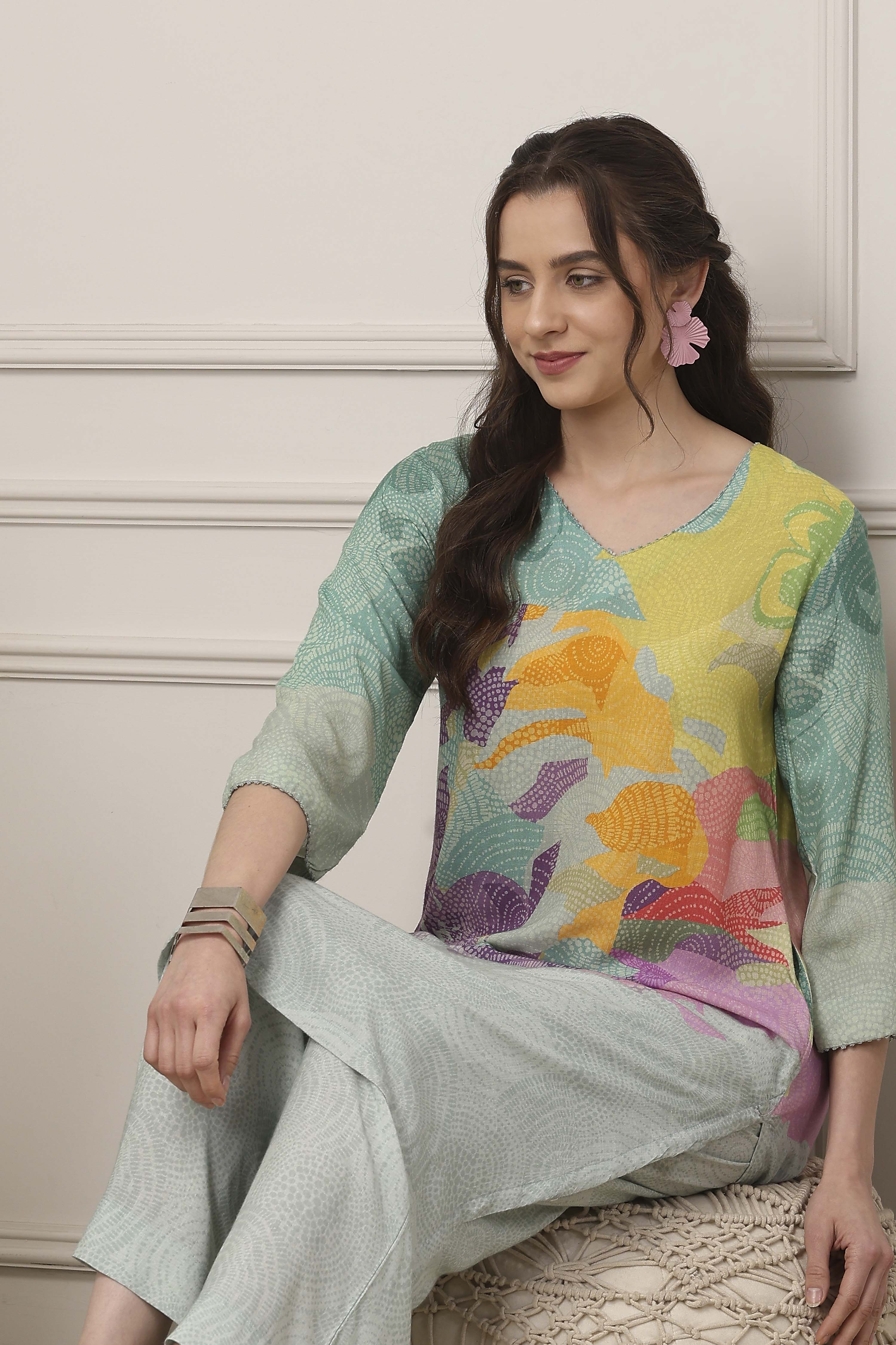 Green Abstract Printed Straight Suit Set image number 7