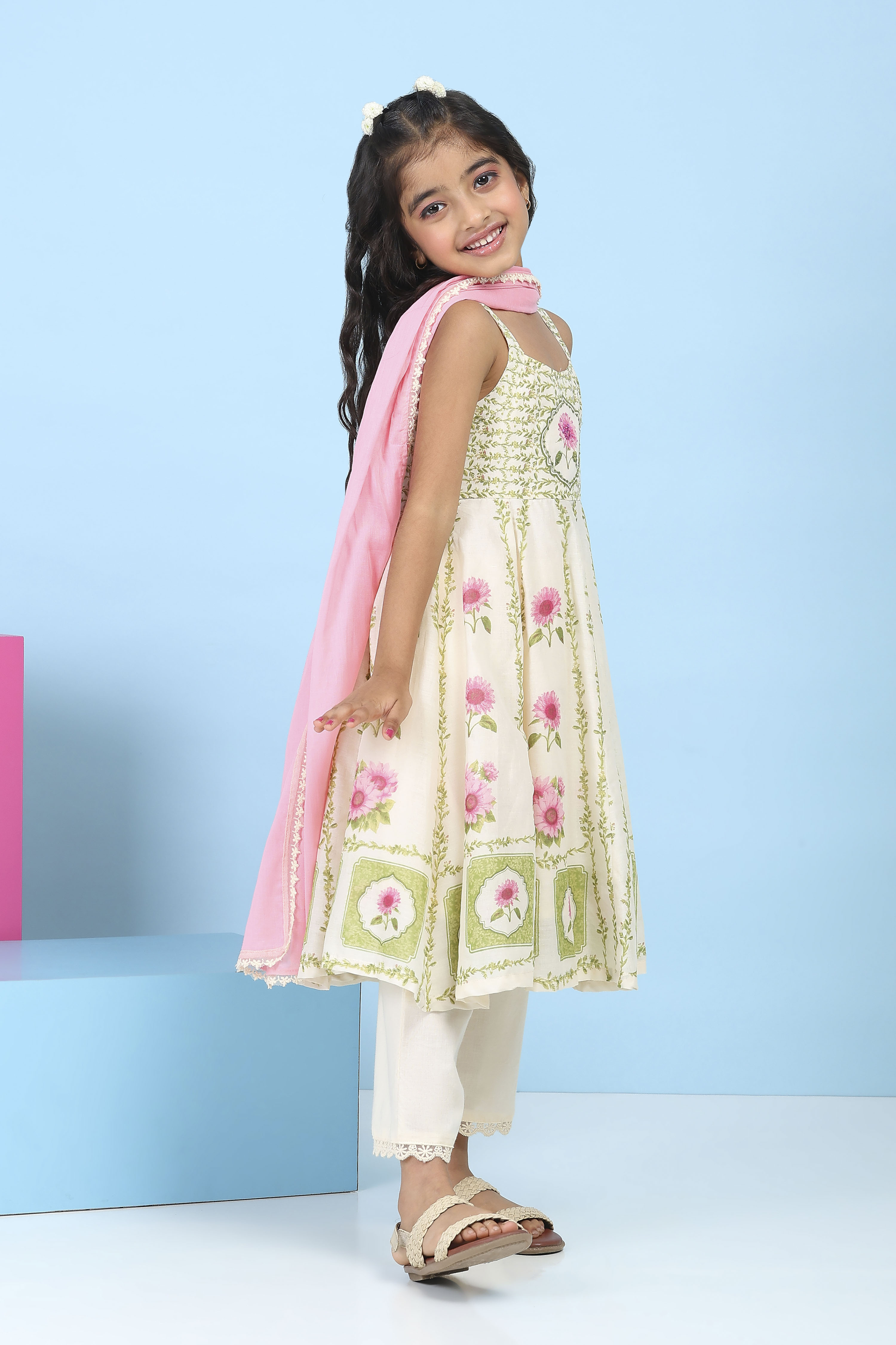 Off White & Green Cotton Floral Printed Anarkali Suit Set image number 5