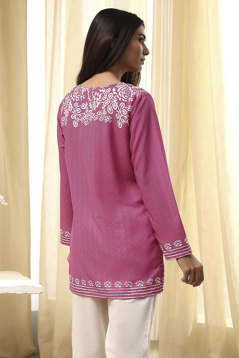 Mustard Yellow Printed Straight Short Kurta image number 3