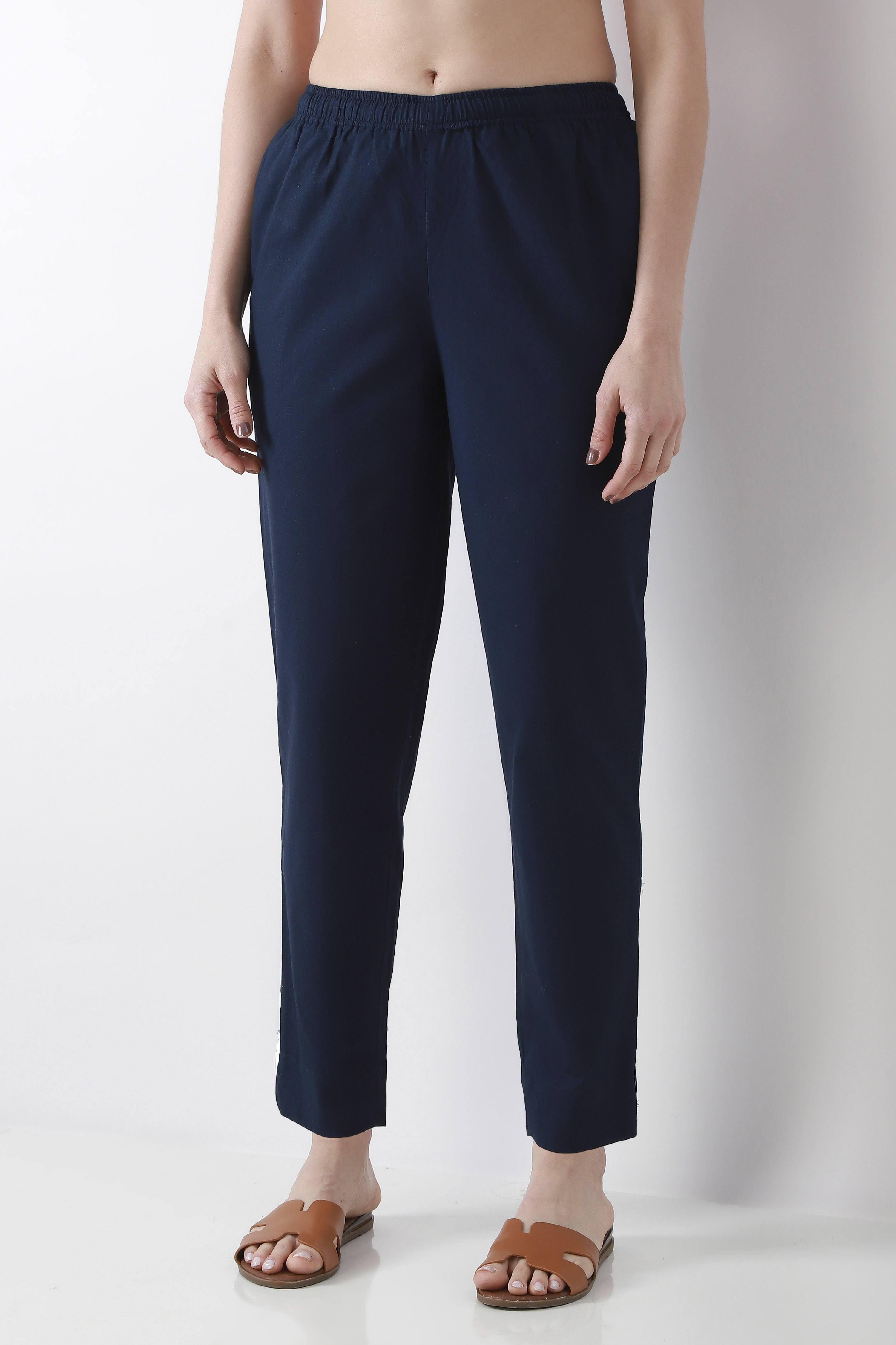 Bottle Green Cotton Solid Fitted Pants image number 4
