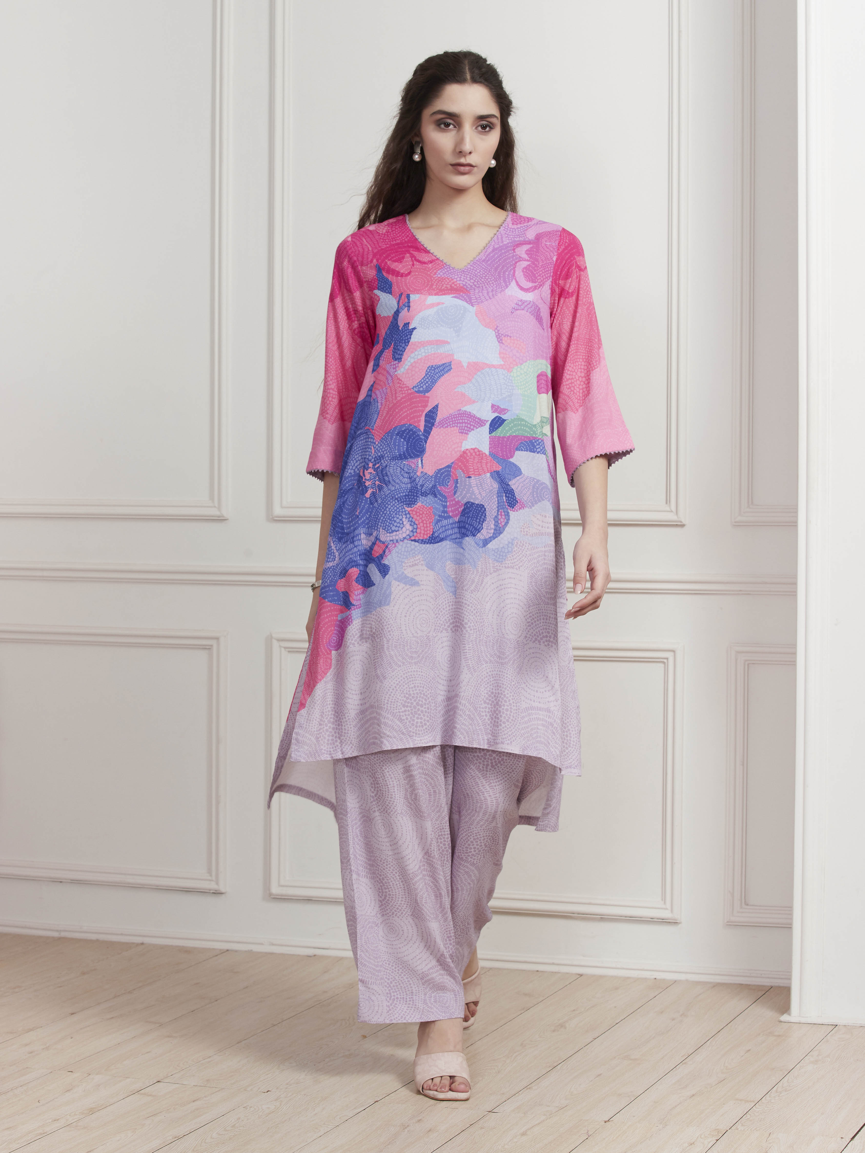 Green Abstract Printed Straight Suit Set image number 7